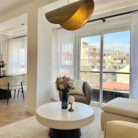 Elegance In The Heart Of Apartment *